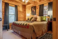 Bear Creek Way by AvantStay Hot Tub Game Room Air Hockey Near Dollywood Smoky Trails