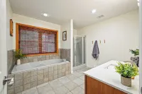 鄉村別緻的逃離，帶熱水浴缸、壁爐和自然景觀的松樹林閣樓 卡溫頓住宿飯店