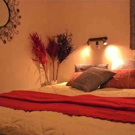 Gorgeous 2 Bedroom Kosher  Apt. in Nachlaot, Adjacent to Town