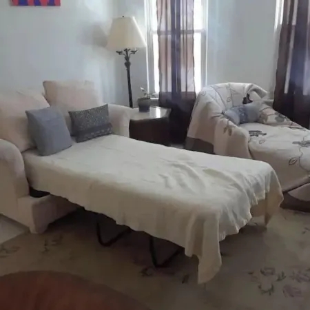 Cozy 1 Bedroom in Highland Square, pets welcome!!