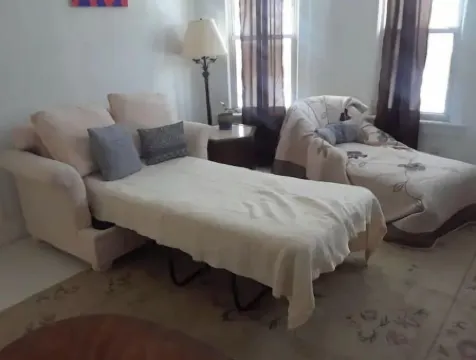 Cozy 1 Bedroom in Highland Square, pets welcome!!