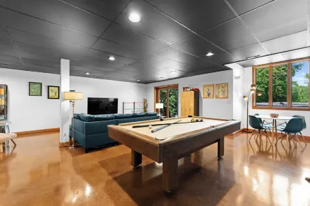 Shady Daze: Waterfront Home w/ Deck, Hot Tub & Lake Views