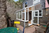 The Old Cottage - Central Location Near the Beach