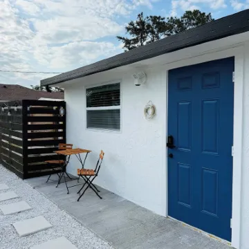 Private, cozy, beach guest-suite C