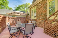 North Raleigh Vacation Rental ~ 8 Mi to Downtown! Các khách sạn ở House Creek