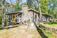 Screened Porch! Lakefront Gem in Boyds Branch Bay - Homestays
