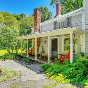 Historic Catskills Farmhouse: Ski, Hike & Relax!