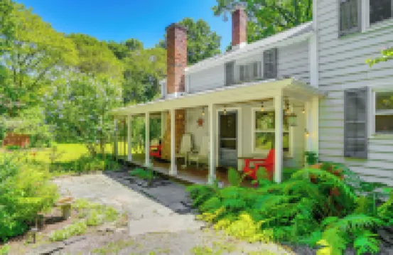 Historic Catskills Farmhouse: Ski, Hike & Relax!