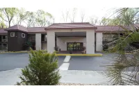 Motel 6 Atlanta, GA - Atlanta Airport East Hotels near Atlanta Expo Center North