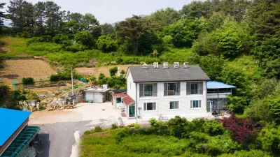 Muju Sweet Condo Pension Hotels near Muju Deogyusan Resort Seolcheon Tour Gondola Boarding Point