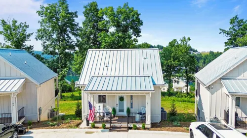 Brand New! Deerfield house with covered boat slip!