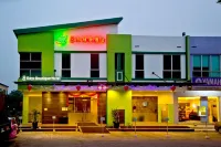 8 Days Boutique Hotel Impian Emas