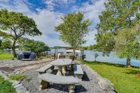 Watts Bar Lake Retreat Private Dock, Boat Ramp & Stunning Views!