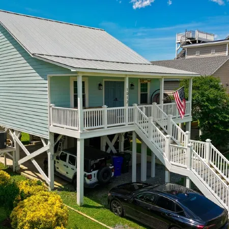 Escape to Coastal Comfort at Sperm Whales and Mermaid Tails!!