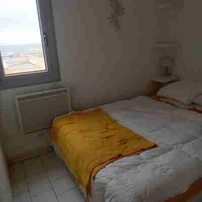 Sea Breeze - Sea View Apartment, 100 Meters from the Beach, Pets Welcome! Rooms