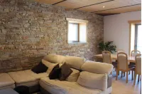 Grand Appartement Avec Loggia