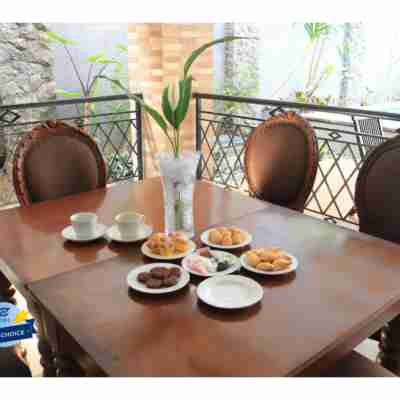 PLUM Dreamscape Inan Malang Dining/Meeting Rooms