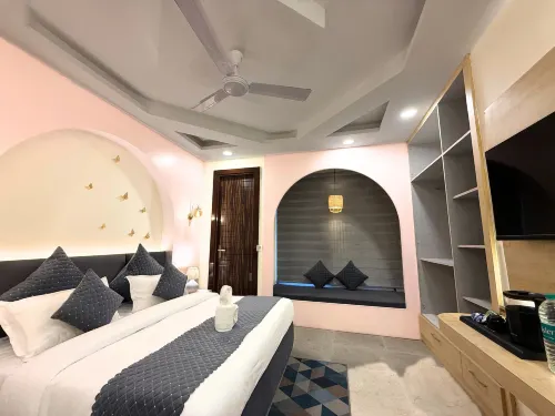 Nuri's Nest and Notch