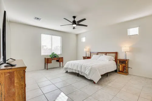 7 Mi to State Farm Stadium Pet-Friendly Retreat! - 3-نجوم