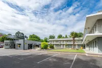 Sure Hotel by Best Western Mont-De-Marsan - Parkering