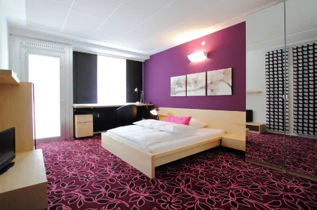 College Garden Hotel Отели в г. Баден