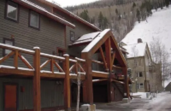 In-Town Townhome, Ski-in-Out. Walk to Everything - 2Bd-2.5BA, Laundry- Shuttle