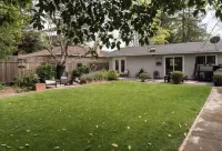 Charming and Centrally Located Sonoma  2-Bdrm house with WiFi and AC in Kenwood