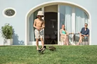 Lakefront Apartment with Jacuzzi