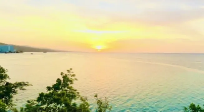 2Bed-2Bath Magnificent Ocean View Condo in Ocho Rios with Private Beach Assess.