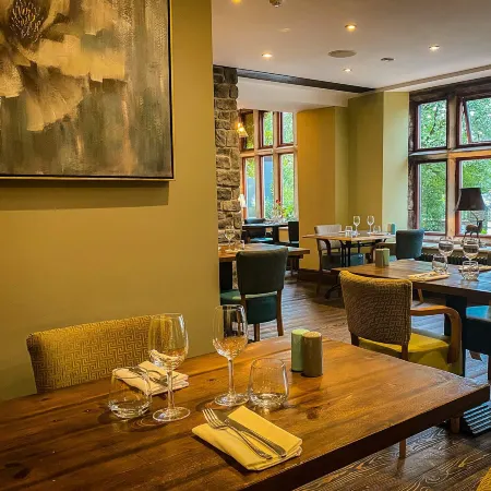Stonecross Manor Hotel