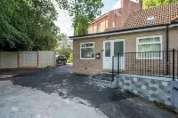 Modern Stay Near City & Park - 1+ Night Stays Hotels in Prestwich