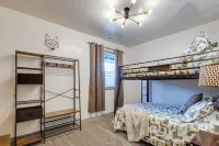 Modern Island Park Cabin ~ 23 Mi to Yellowstone!