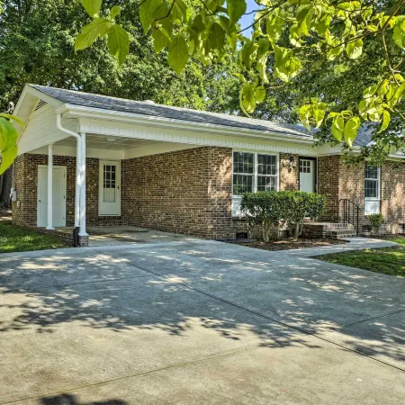 Apex Home about 15 Mi to Downtown Raleigh!