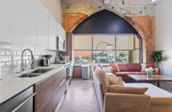 Heart of Downtown Dallas: 2BR/2BR