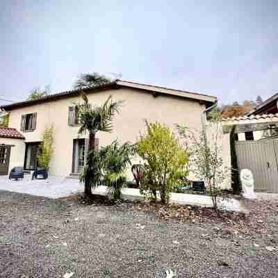 Maison de Ville Idéale Pour Découvrir Vienne et Lyon Hotel Exterior