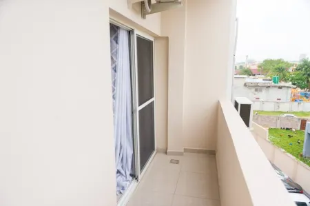 Centralized in Gombe & accessible - 1BR Entire rental unit in Kinshasa Отели рядом с достопримечательностью «ROND POINT SUPER LEMBA»