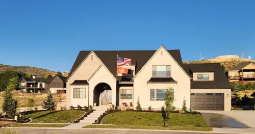 New to Market - Stunning Guest Suite with Mountain Views + year round recreation