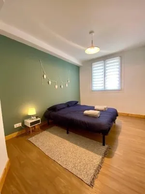 Magnificent F3 with free on-site parking.