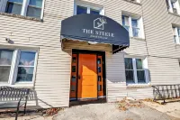 Close to Von Stiehl Winery and Minutes to Beach - Stylish Escape