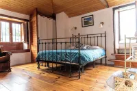 Refurbished Villa Home in gorgeous natural setting