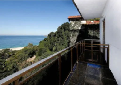 Luxurious Mansion in São Conrado with Pool, Terrace and Ocean View.