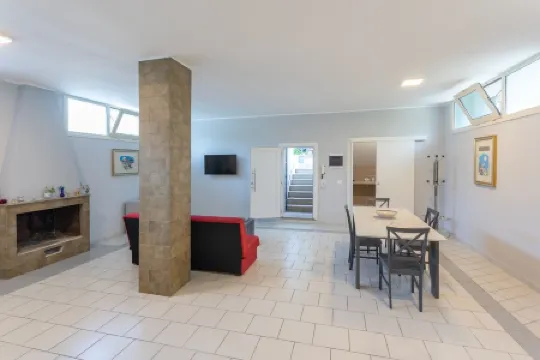 Detached apartment surrounded by greenery, in the quietness a stone's throw from the center