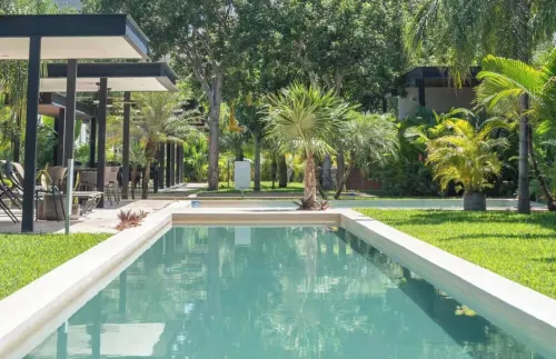 Apartment with pool, gym and park