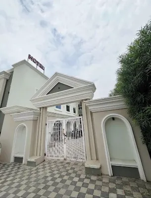 Hotel Dhana Lakshmi Bliss Hotels in Dewas