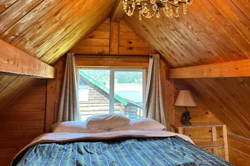 Chenik Cabin, Homer Floatplane Lodge
