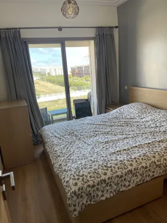 Superbe Appartement Avec Grande Piscine, à 5 Minutes de la Plage !