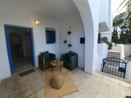 Charmant Apt Face au Parc et au Coeur de la Marsa