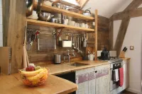Idyllic Log Cabin with Log-fired Hot Tub nestled in a Forest Clearing