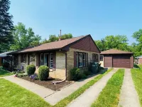 Charming 3-bedroom cottage in Valparaiso with WiFi, AC Hotel berhampiran Mueller Hall