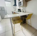 Bahia Garden- Bright, central, patio